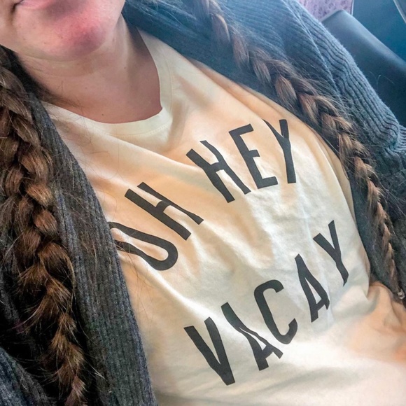 Old Navy Tops - Old Navy OH HEY VACAY tee size XXL // 1582